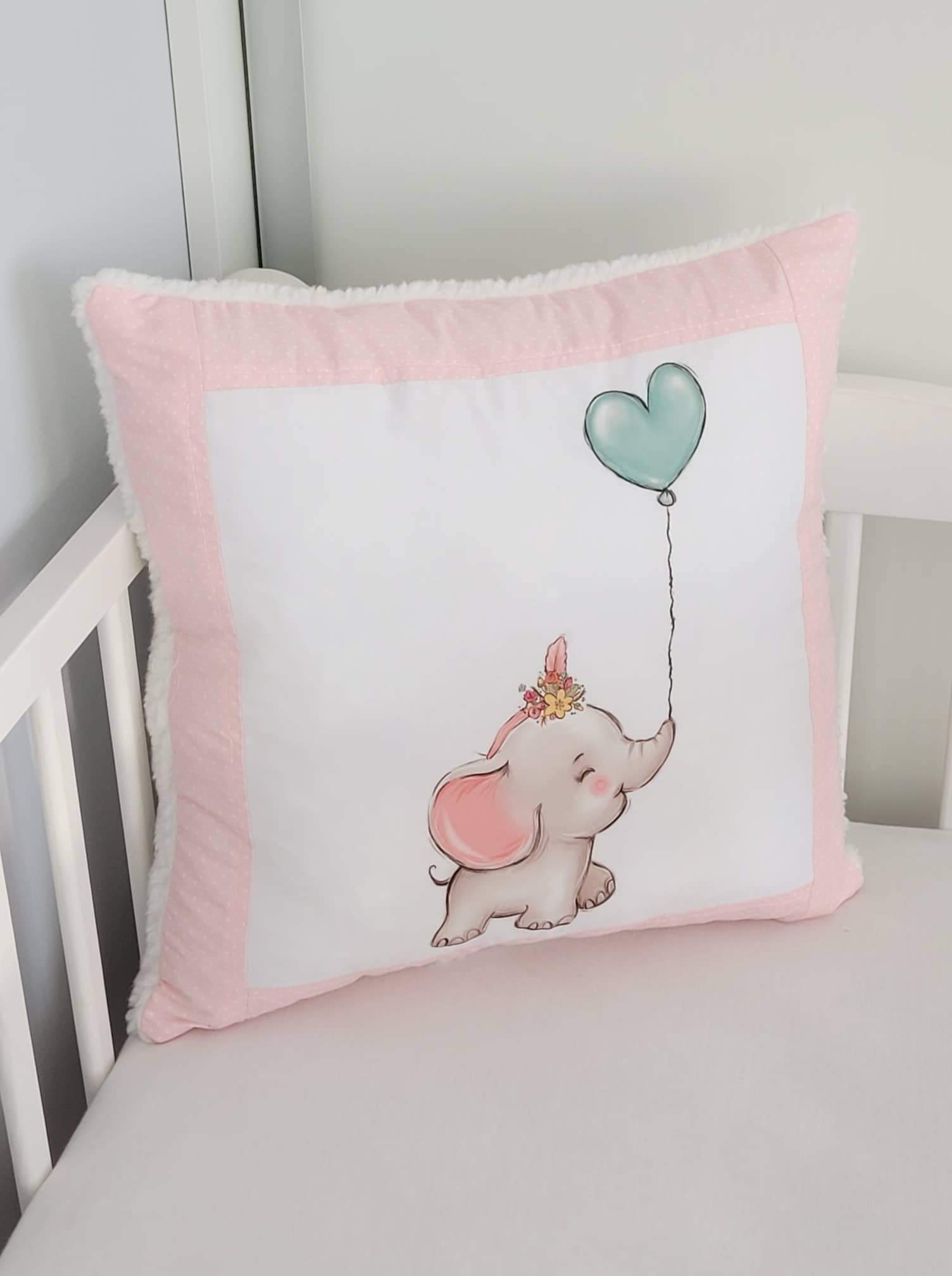 Handmade vankúšik do postieľky Sloník