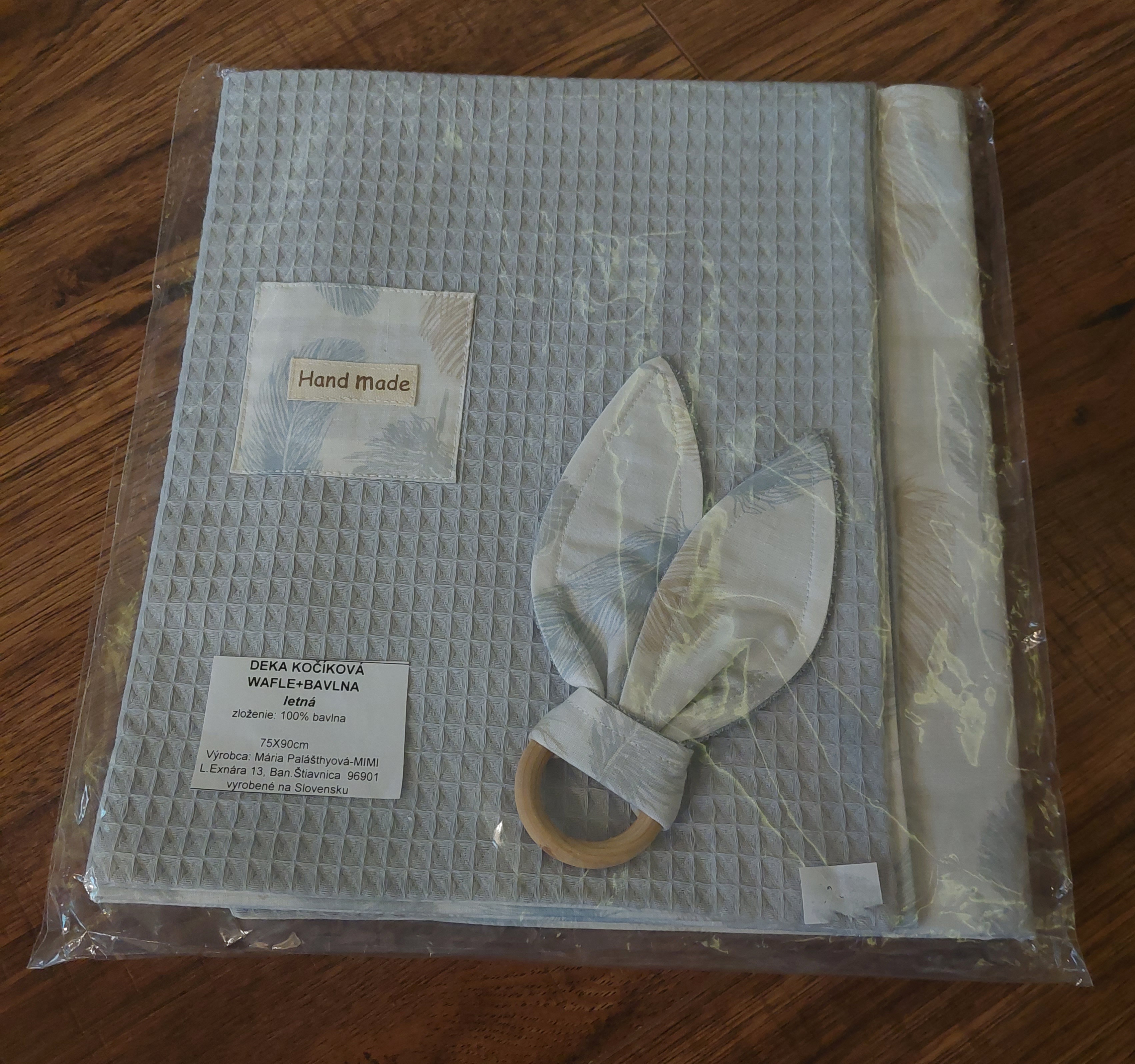 Deka sivá s hryzátkom handmade letná - pierky
