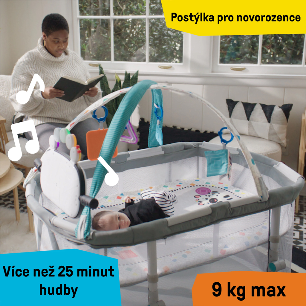 BABY EINSTEIN Postieľka s ohrádkou na hranie a klavírom 3v1 Kick &amp; Snooze™ 0m+