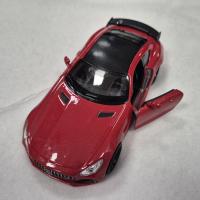 Kovový model auta Mercedes