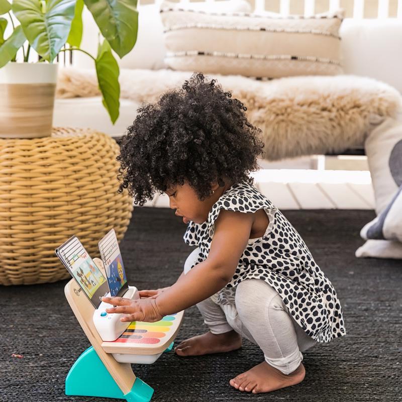 BABY EINSTEIN Hračka drevená hudobná klavír Magic Touch HAPE 12m+