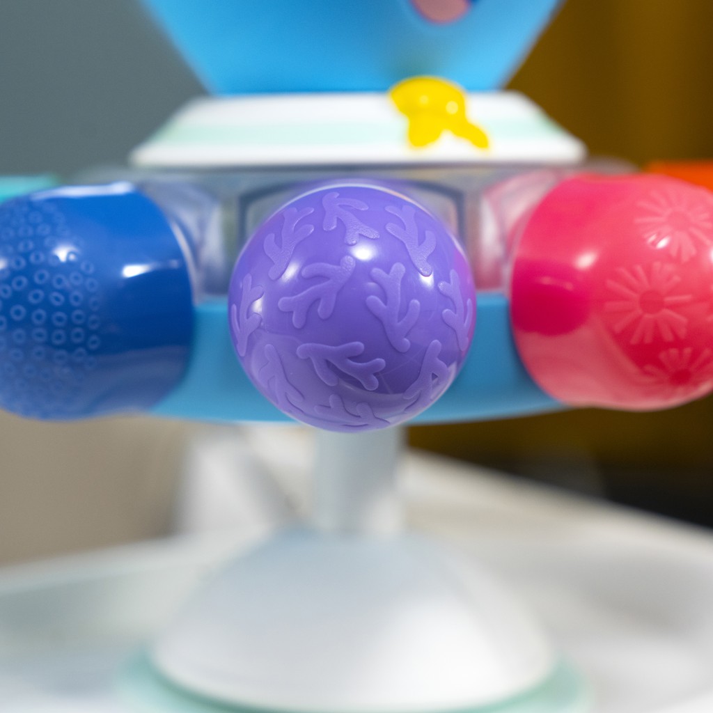 BABY EINSTEIN Hračka senzorická chobotnica s prísavkou Opus's Spin &amp; Sea™ 3m+