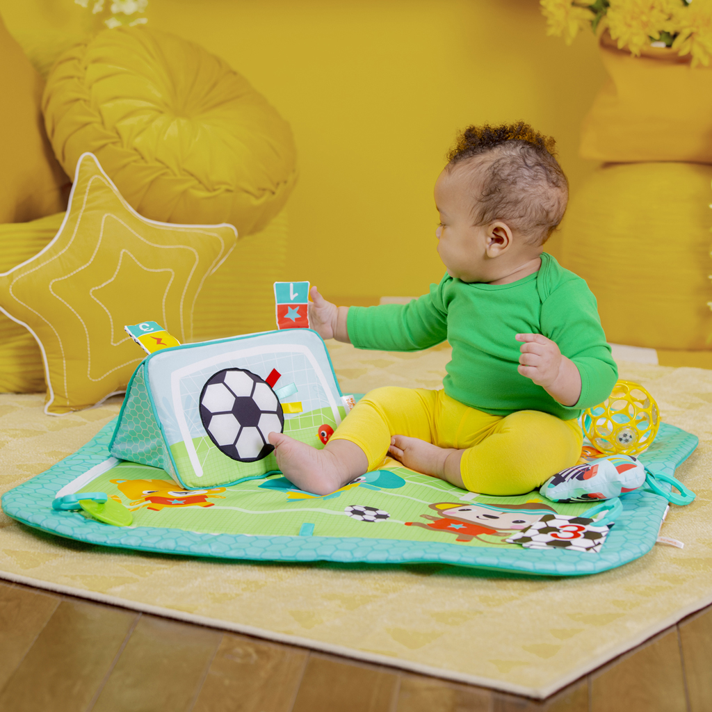BRIGHT STARTS Deka na hranie s aktivitami Oball Grip &amp; Kick™ 0m+