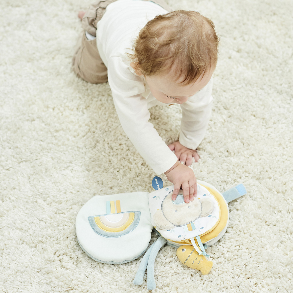 NATTOU Knižka plyšová veľryba Sally s aktivitami 14 cm Romeo, Jules &amp; Sally