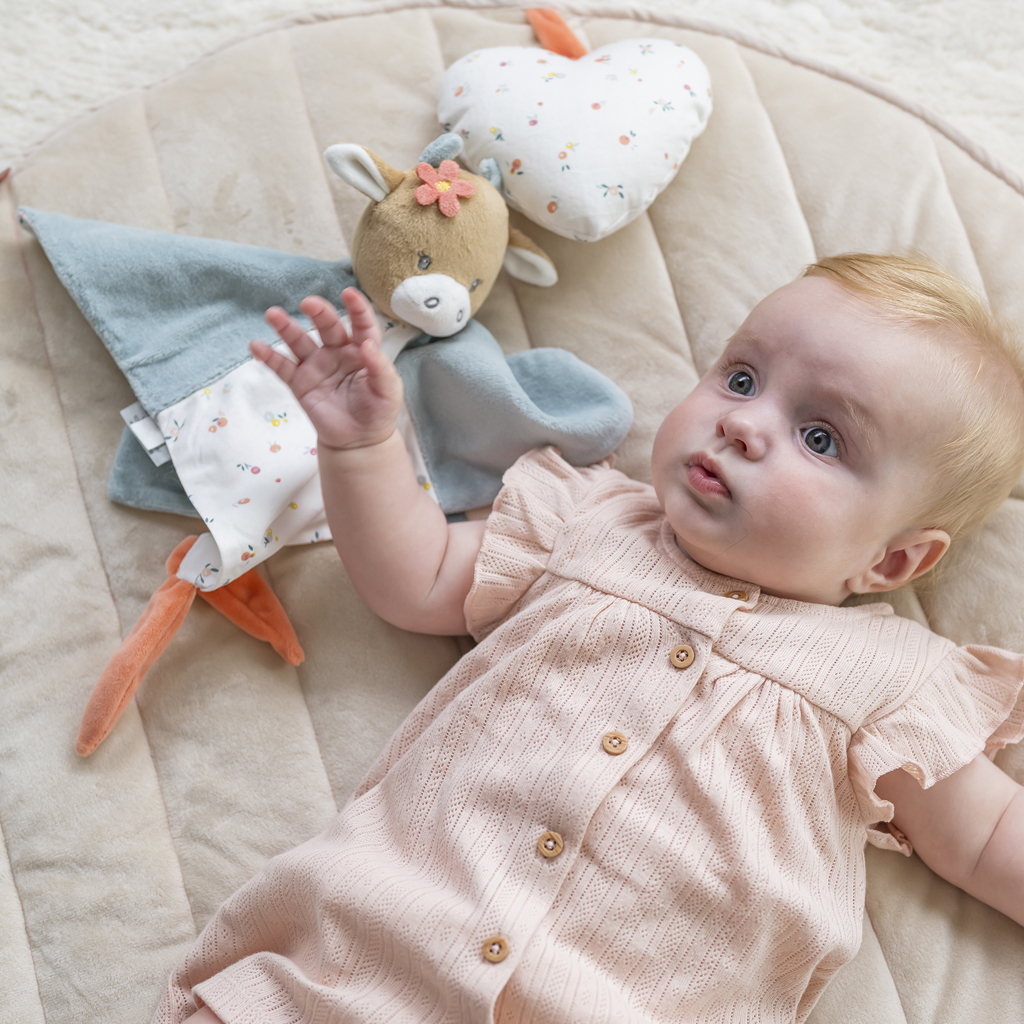 NATTOU Maznáčik plyšový kravička Mila 27x27 cm Mila, Zoe &amp; Lana