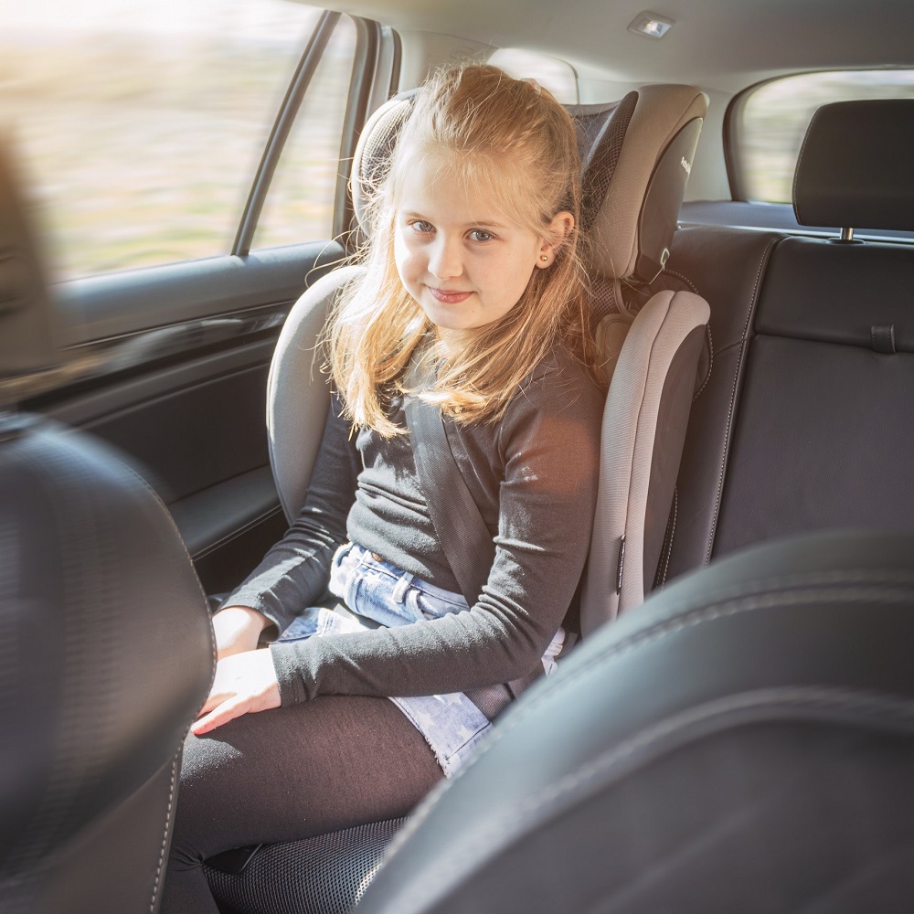 PETITE&amp;MARS Autosedačka Elite Fix Pro i-Size Black Air 100-150 cm (15-36 kg)