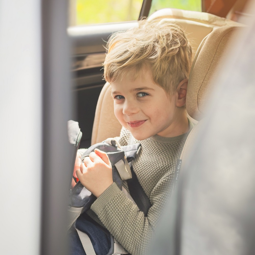 PETITE&amp;MARS Autosedačka Flex Pro i-Size Grey Air 100-150 cm (15-36 kg)