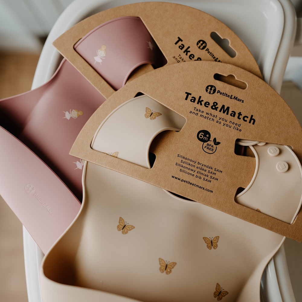 PETITE&amp;MARS Podbradník silikónový Take&amp;Match Rose Princesses 6m+