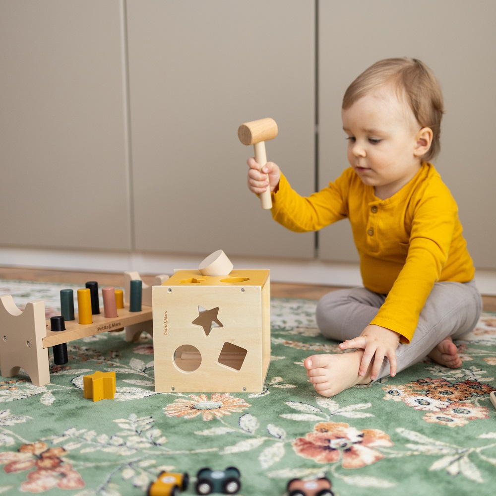 PETITE&amp;MARS Hračka drevená triediaca Gravity Wood of Mars 12m+ Aurora Pink