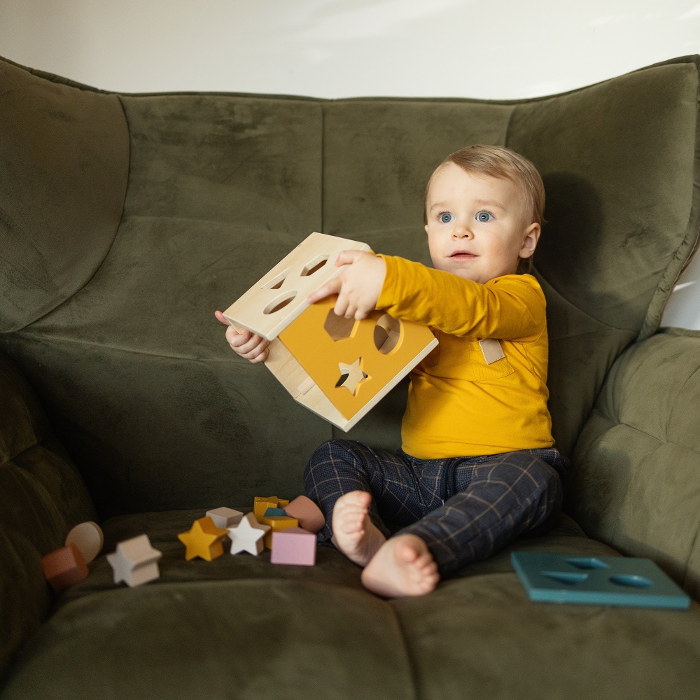 PETITE&amp;MARS Hračka drevená triediaca Gravity Wood of Mars 12m+ Aurora Pink