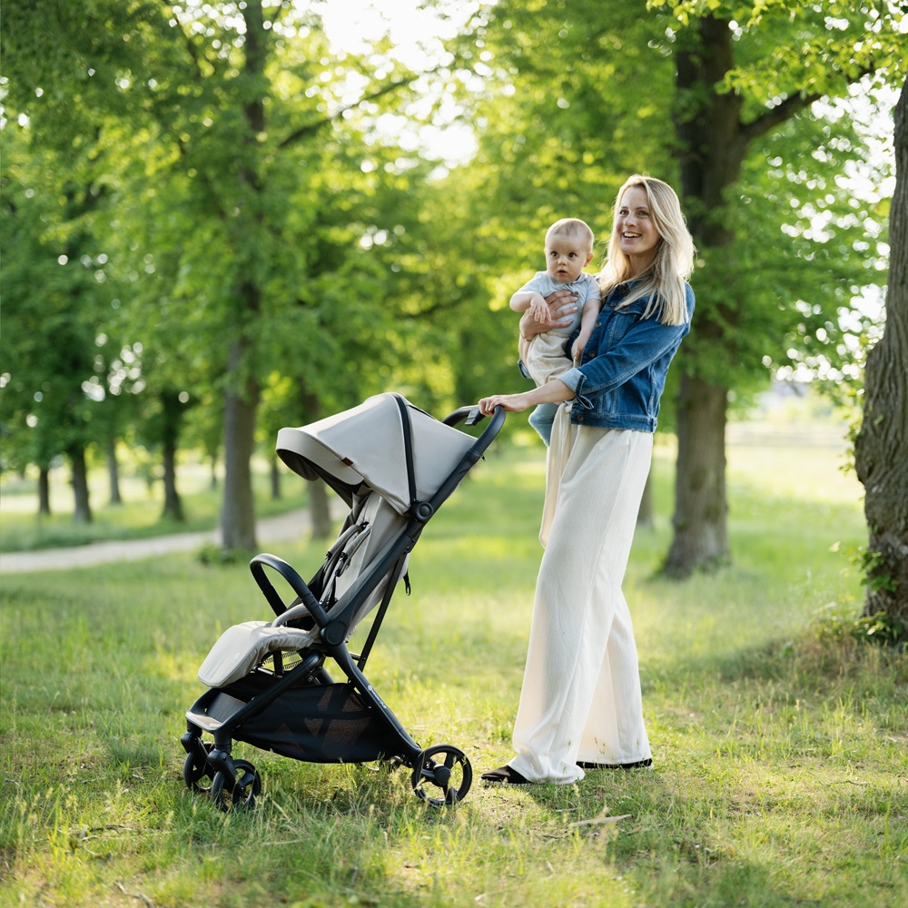 PETITE&amp;MARS Kočík športový Flip Forever Black