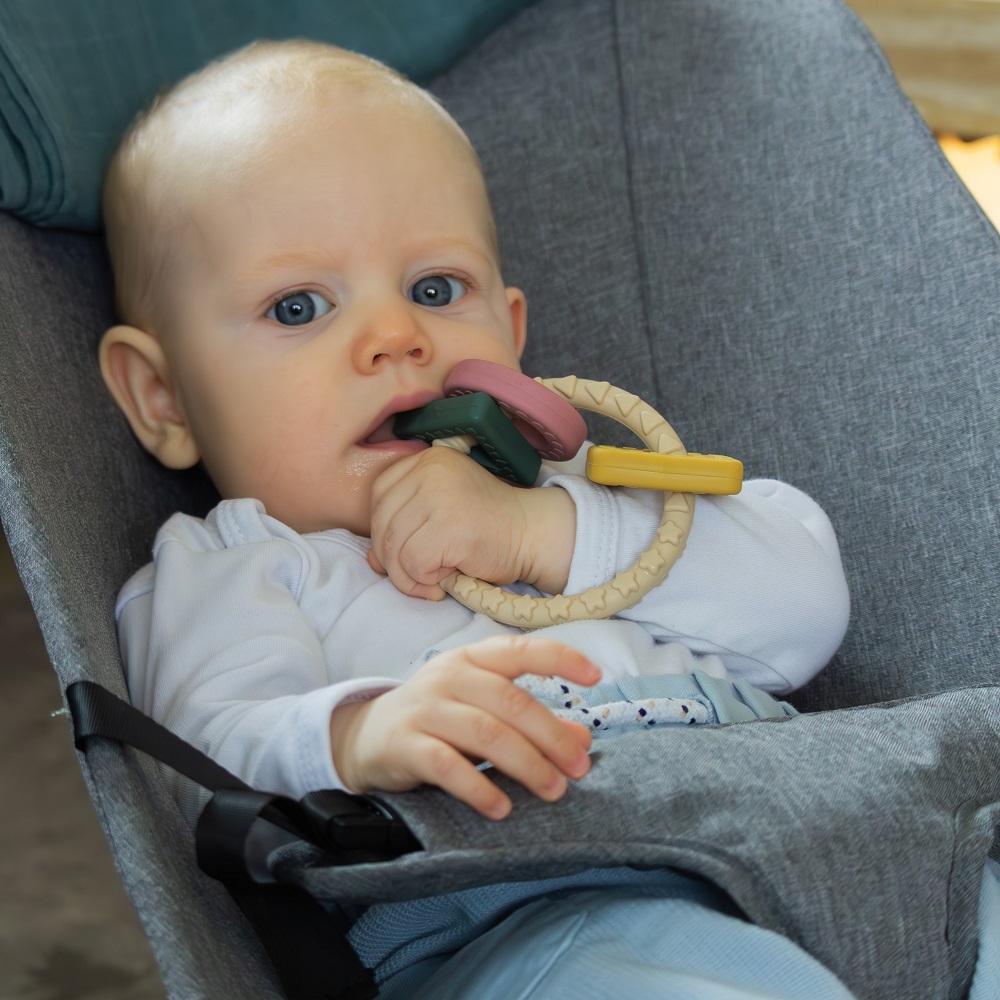 PETITE&amp;MARS Hryzačka silikónová Figures 0m+