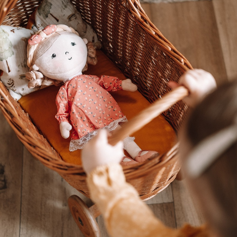 PETITE&amp;MARS Bábika plyšová Sophie 0m+, 35 cm