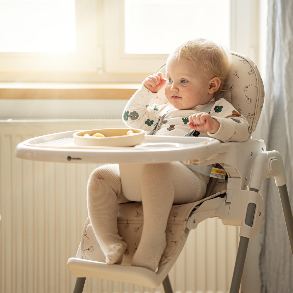 PETITE&amp;MARS Poťah sedadla a podnos k detskej stoličke Gusto Beige Dandelions