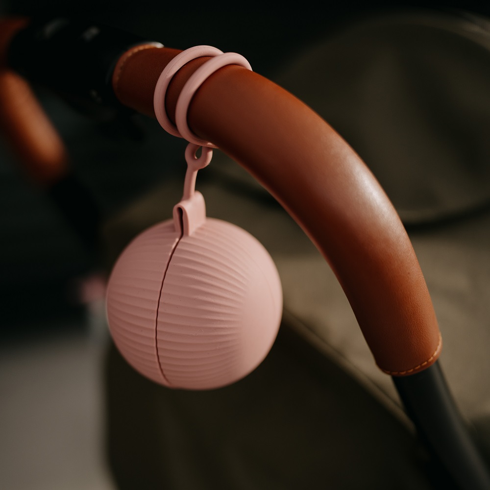 PETITE&amp;MARS Puzdro silikónové na cumlík Intense Ochre 0m+