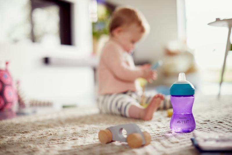 Philips AVENT Hrnček 300 ml Grippy s mäkkým náustkom dievča