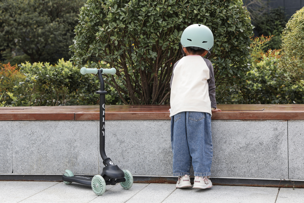 QPLAY Kolobežka / odrážadlo Sema Evo s LED svetlami Jade Green, vek 1 - 6 rokov, do 50 kg