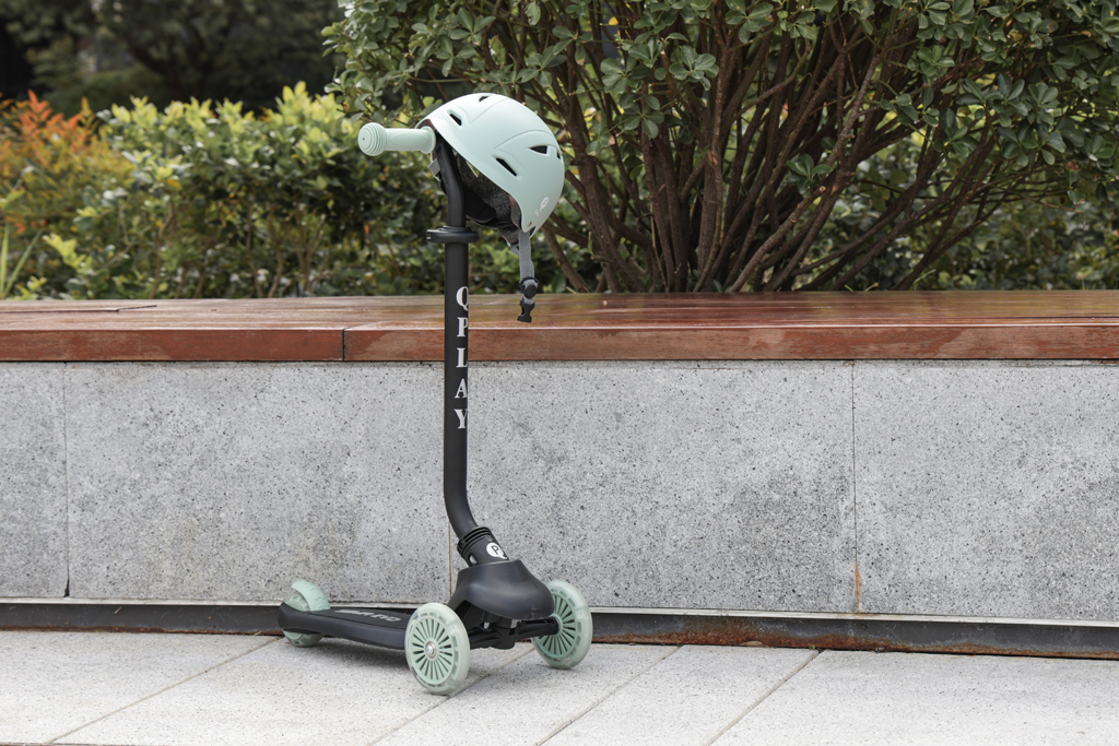 QPLAY Kolobežka / odrážadlo Sema Evo s LED svetlami Jade Green, vek 1 - 6 rokov, do 50 kg