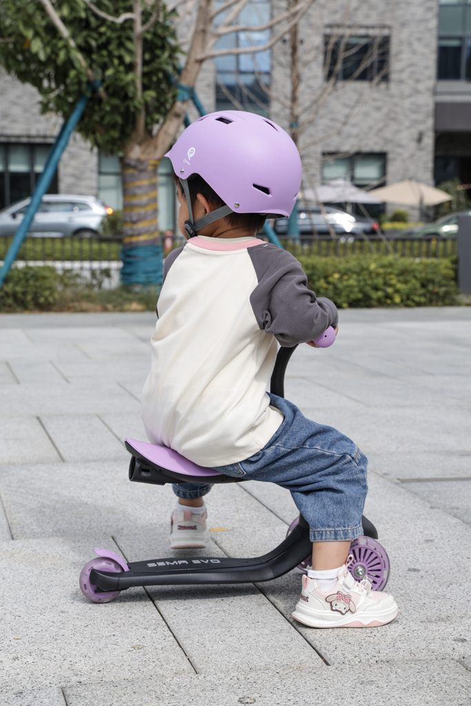 QPLAY Kolobežka / odrážadlo Sema Evo s LED svetlami Violet, vek 1 - 6 rokov, do 50 kg