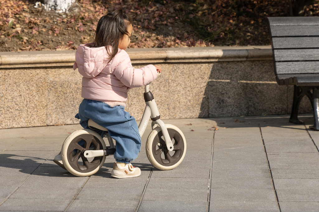 QPLAY Odrážadlo Trainer Pink, vek 2-4 roky