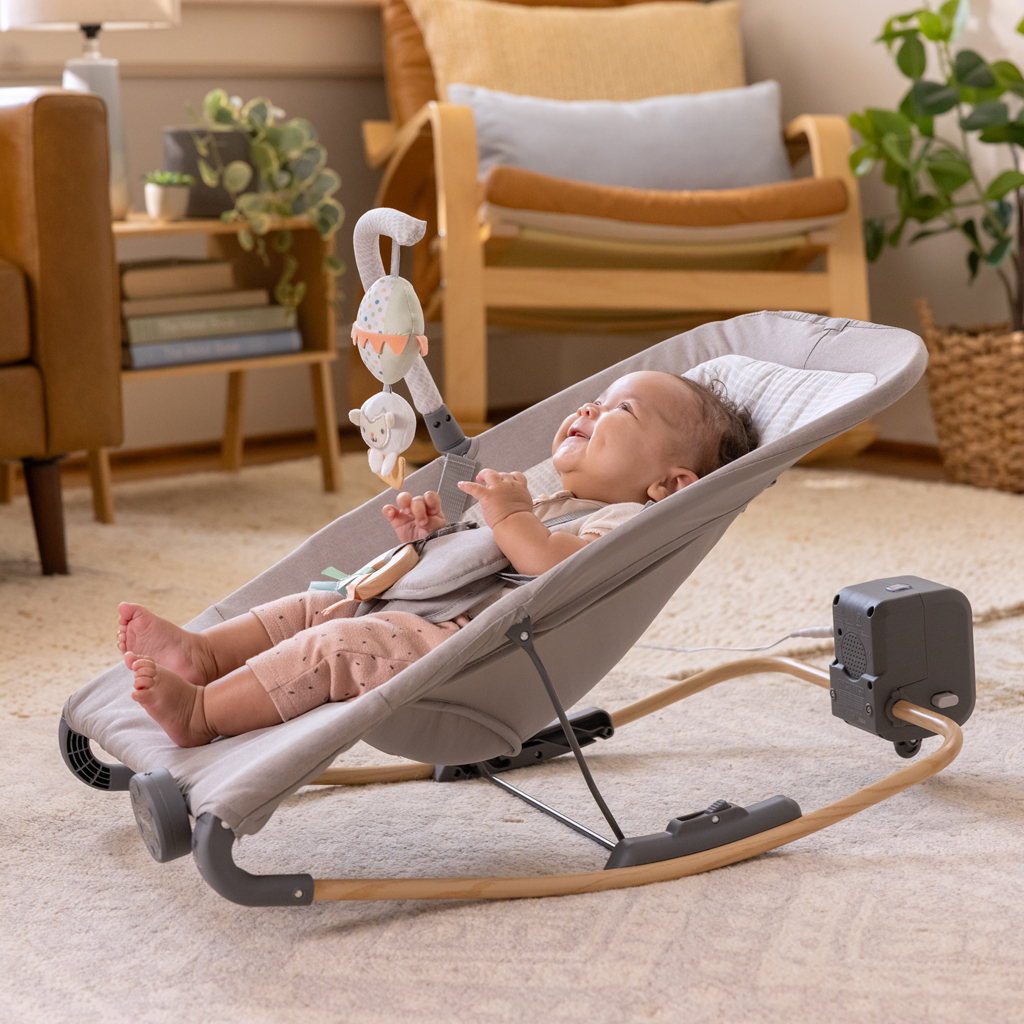 INGENUITY Lehátko masážne vibrujúce s melódiou Soulful Skies™ 0m+ do 9kg