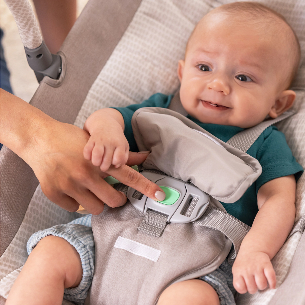 INGENUITY Lehátko masážne vibrujúce s melódiou Soulful Skies™ 0m+ do 9kg