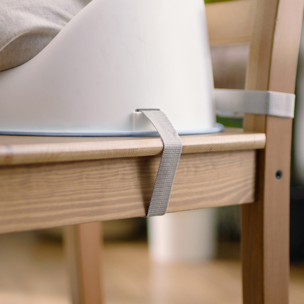INGENUITY Podsedák na jedálenskú stoličku Simplicity Seat™ Grey 6m+, do 15kg