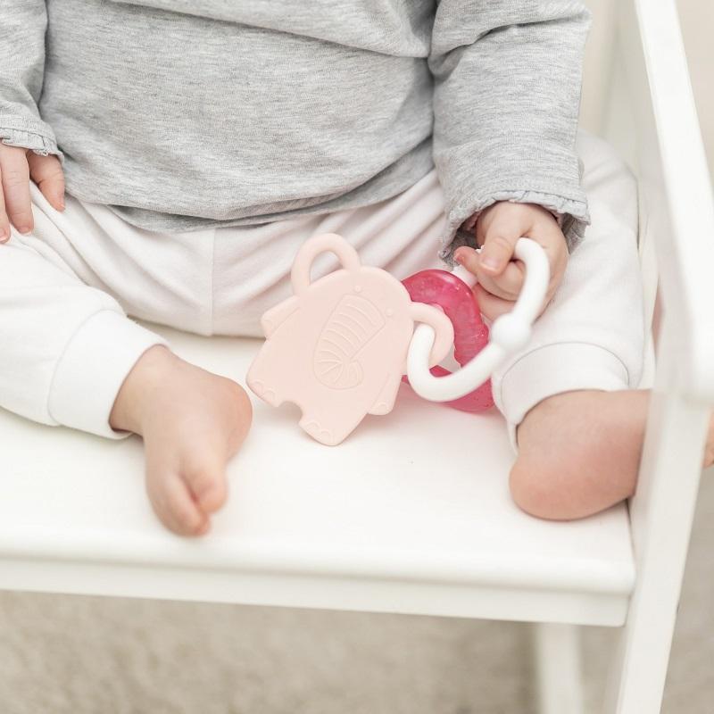 NATTOU Hryzačka silikónová s chladiacou časťou bez BPA ružový sloník