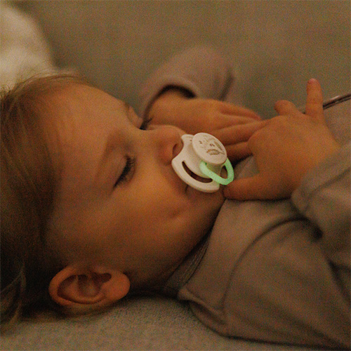 BABYONO Cumlíky silikónové symetrické 18m+, 2 ks