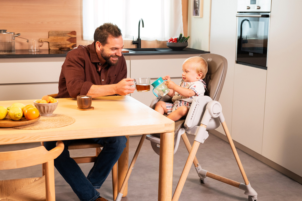 CHICCO Stolička jedálenská Polly Armonia - Mother Pearl