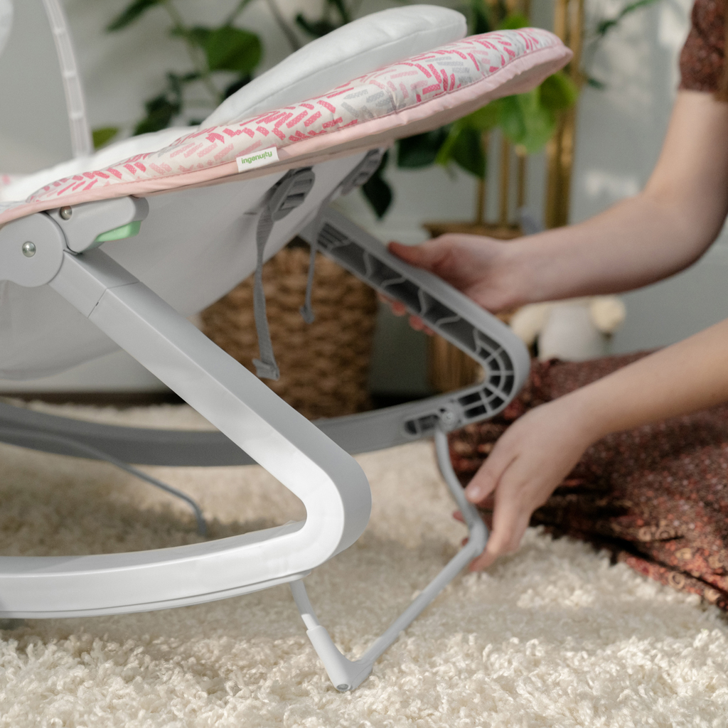 INGENUITY Lehátko vibrujúce 3v1 Keep Cozy™ Lily™ 0m+, do 18kg