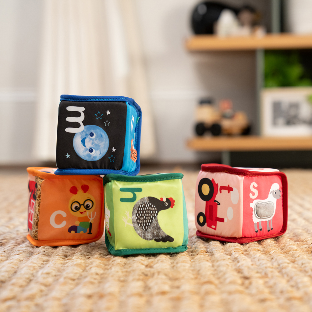 BABY EINSTEIN Hračka textilná kocky abeceda Alpha Stacks™ 4ks, 3m+