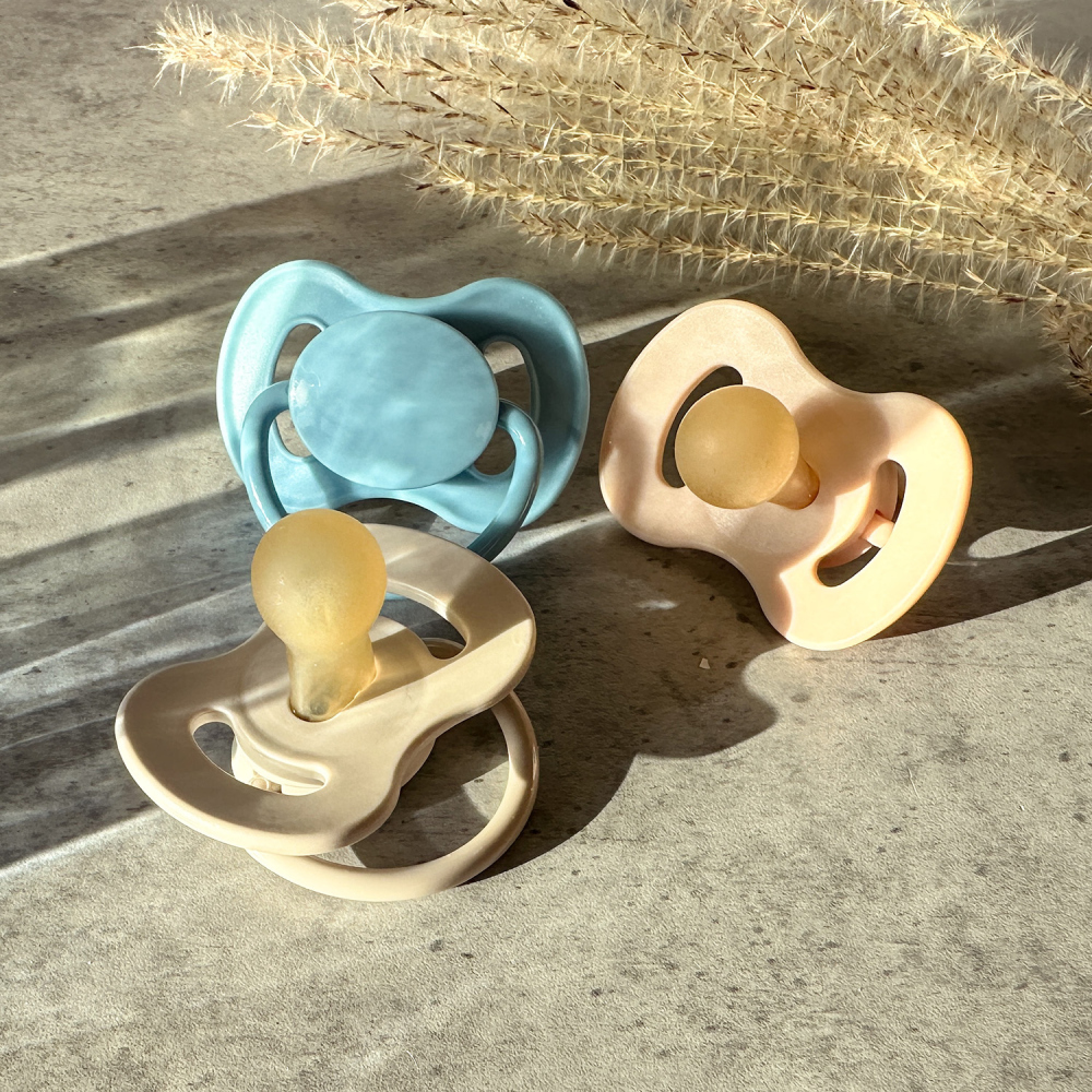 CANPOL BABIES Cumlík kaučukový s okrúhlou špičkou Nude 6-18m béžový