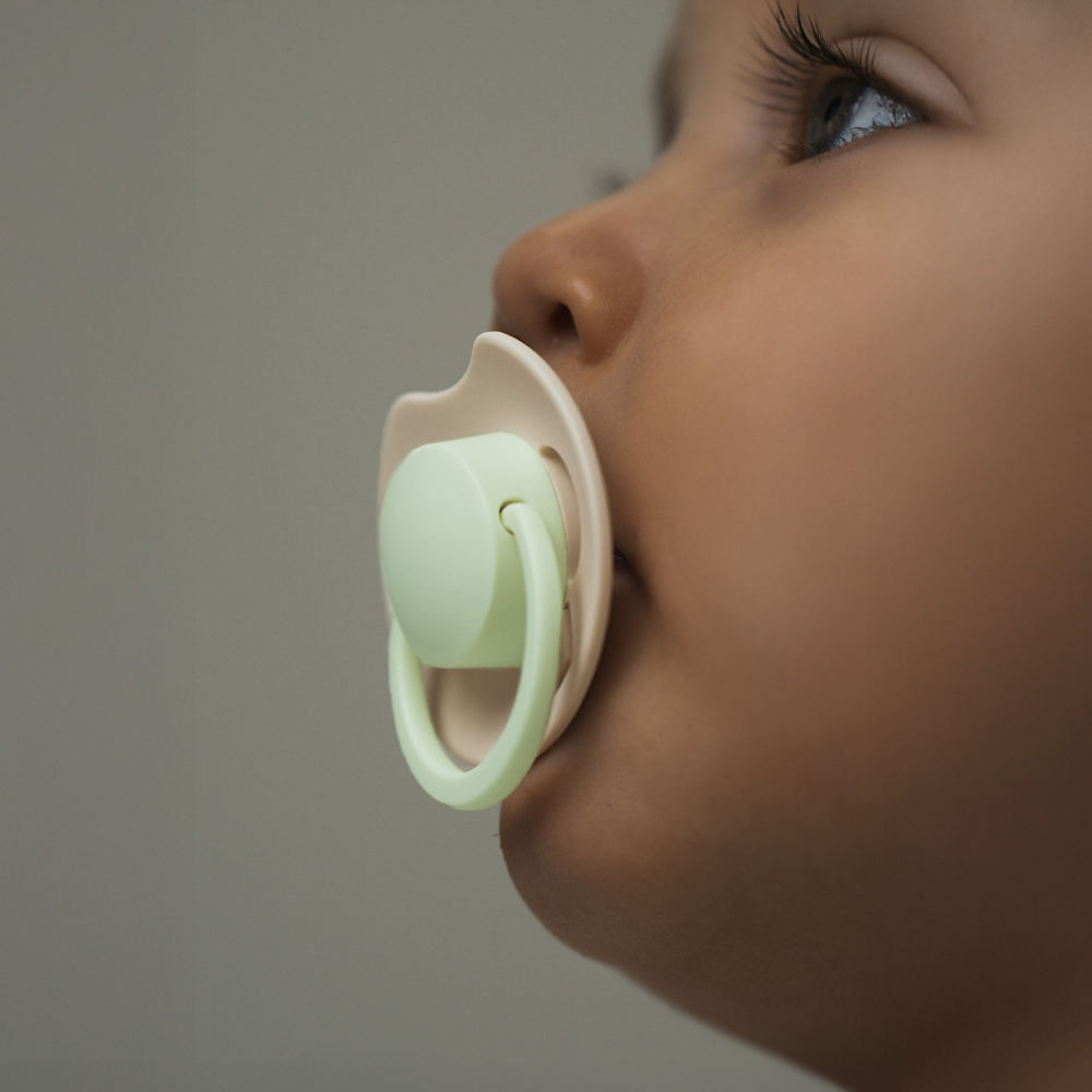 LOVI Cumlík svietiaci silikónový dynamický Prime 6-18m 2ks Ivory/Blush