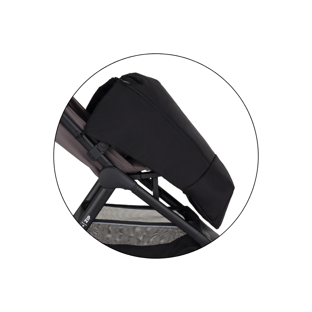 PETITE&amp;MARS Nánožník ku kočíku univerzálny Cover Universal Black