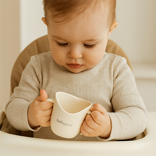 BABYONO Hrnček ergonomický s uškami 120 ml beige 6m+