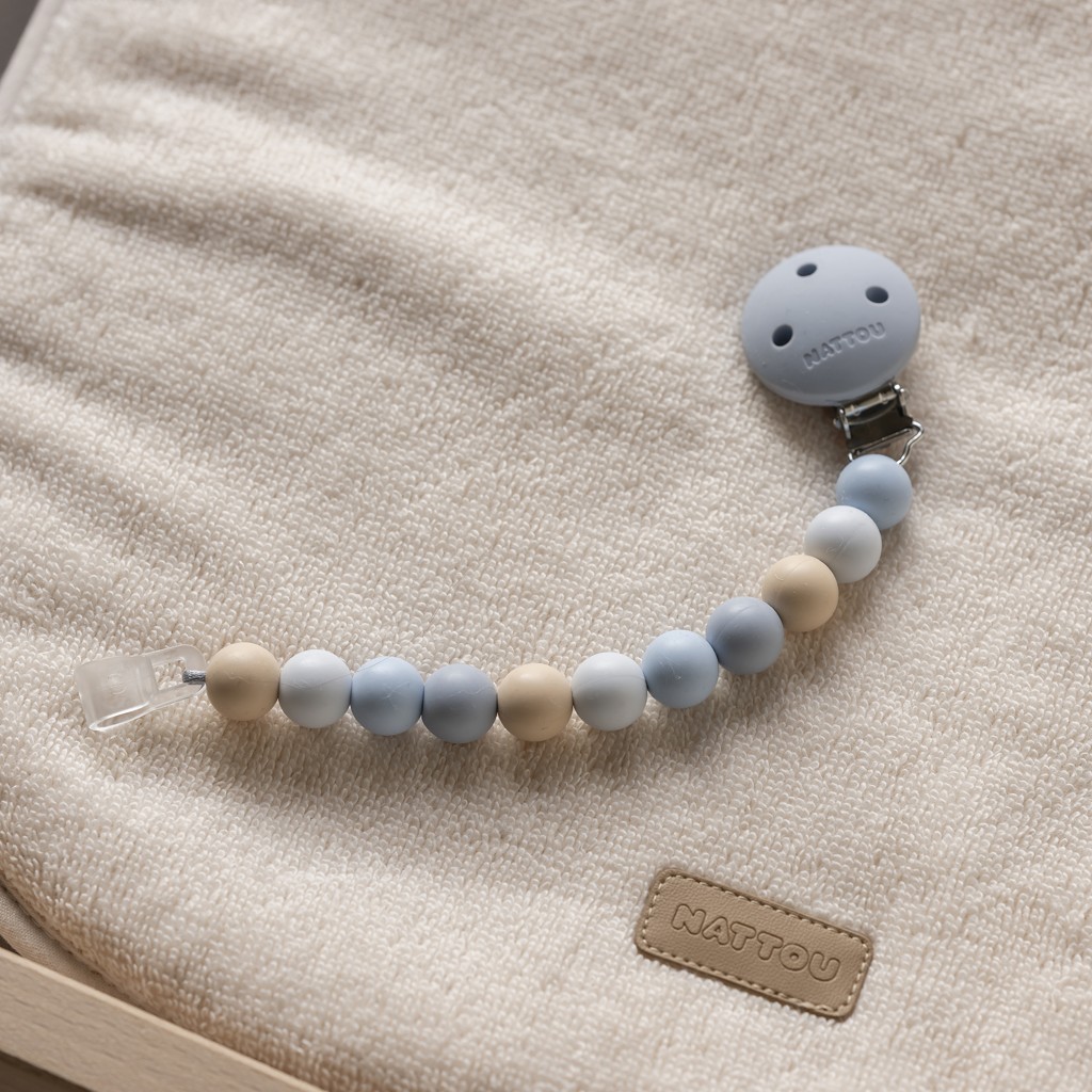 NATTOU Klip na cumlík silikónový multicolors blue bez BPA