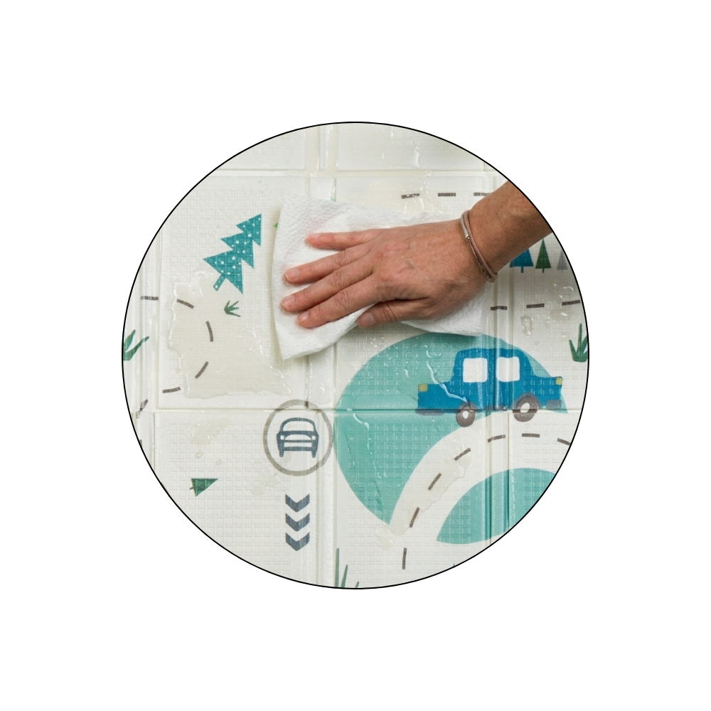 PETITE&amp;MARS Podložka na hranie skladacie Campy L 130x200cm Cars&amp;Arabesca