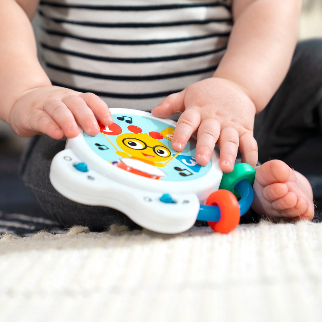 BABY EINSTEIN Hračka hudobná bubon Tiny Tempo™ 3m+