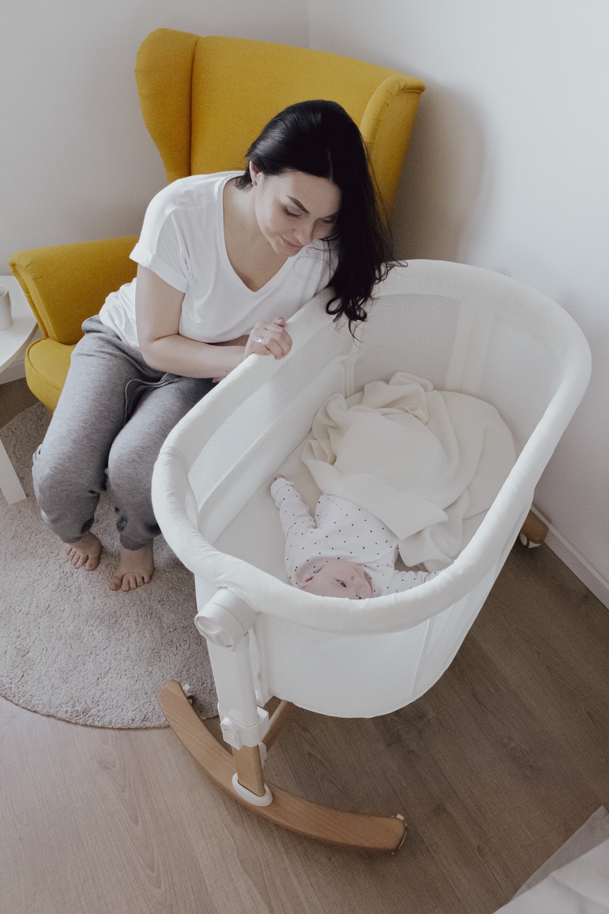 PETITE&amp;MARS Postieľka detská polohovateľná s funkciou kolísky Glory 2v1 Mocha Beige