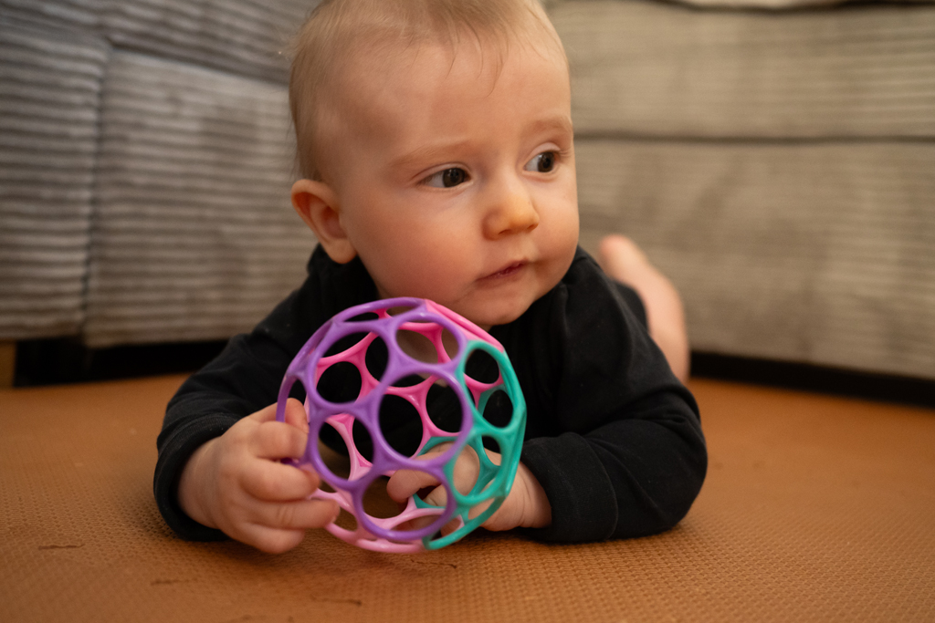 OBALL Hračka Oball™ Classic 10 cm mix farieb 0m+AQUAINT 100% ekologická čistiaca voda 50 ml