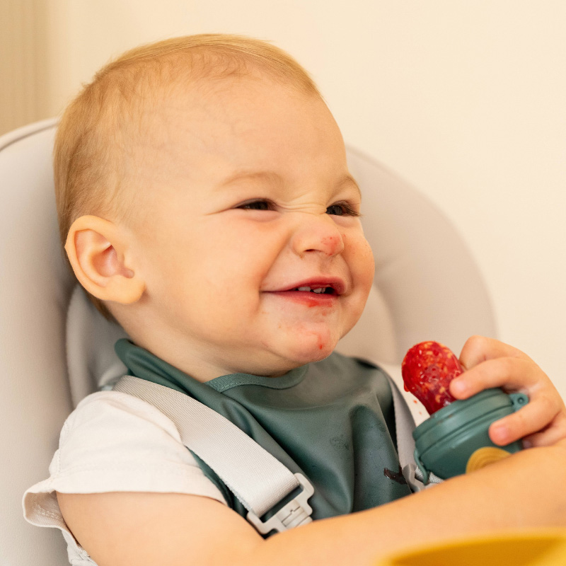 PETITE&amp;MARS Cumlík silikónový na kŕmenie Fruzi Rose&amp;Sand 6m+