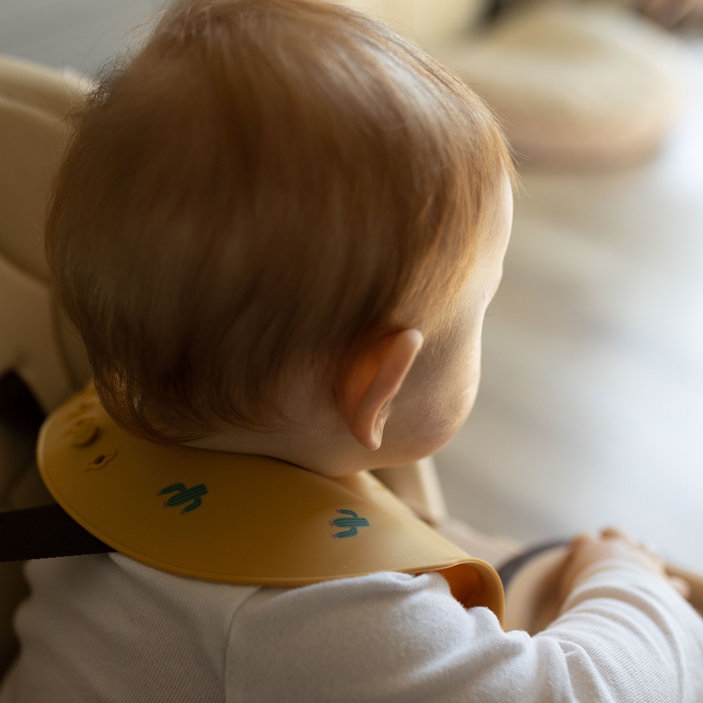 PETITE&amp;MARS Podbradník silikónový Take&amp;Match Dusty Rose 6m+