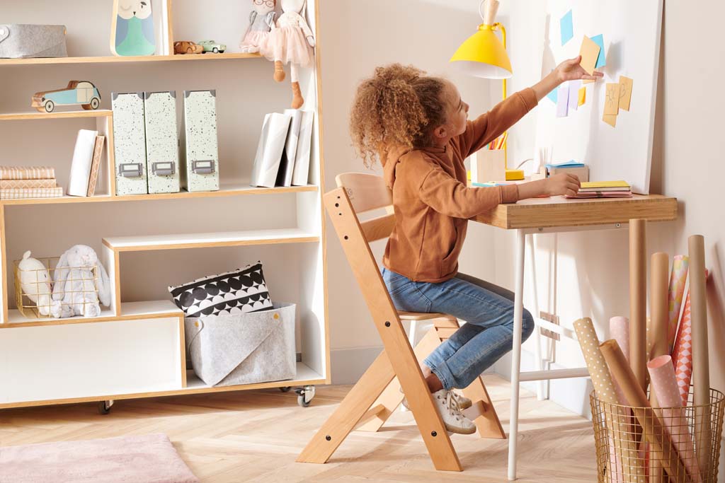 KINDERKRAFT Stolička jedálenská Enock s polstrovaním Grey wooden, Premium