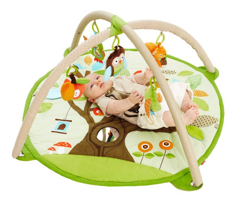 SKIP HOP Deka na hranie 5 hračiek, vankúšik Treetop Friends green-brown 0m+