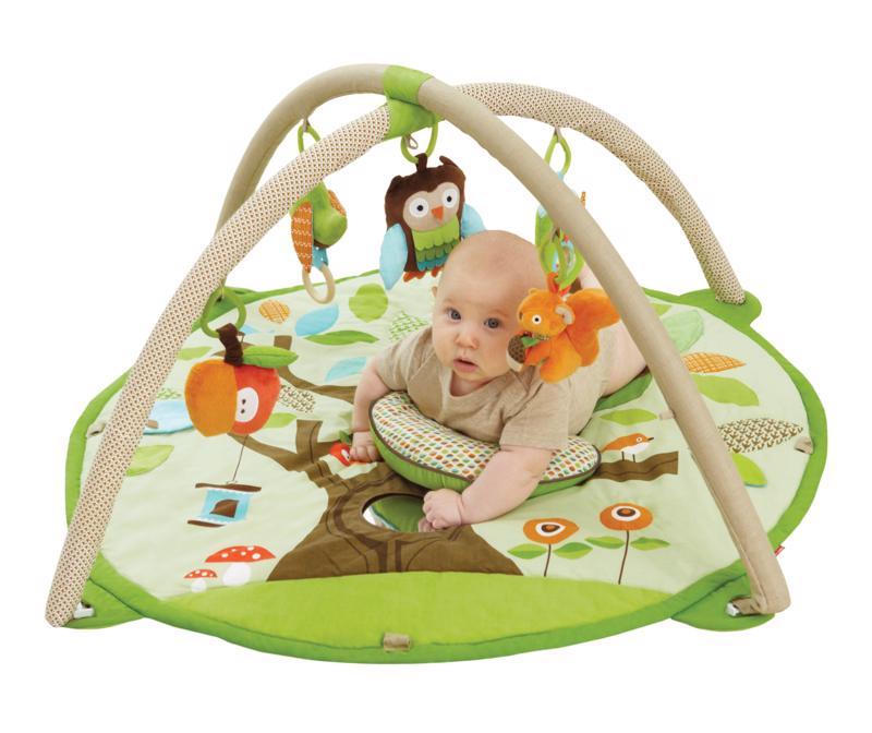 SKIP HOP Deka na hranie 5 hračiek, vankúšik Treetop Friends green-brown 0m+