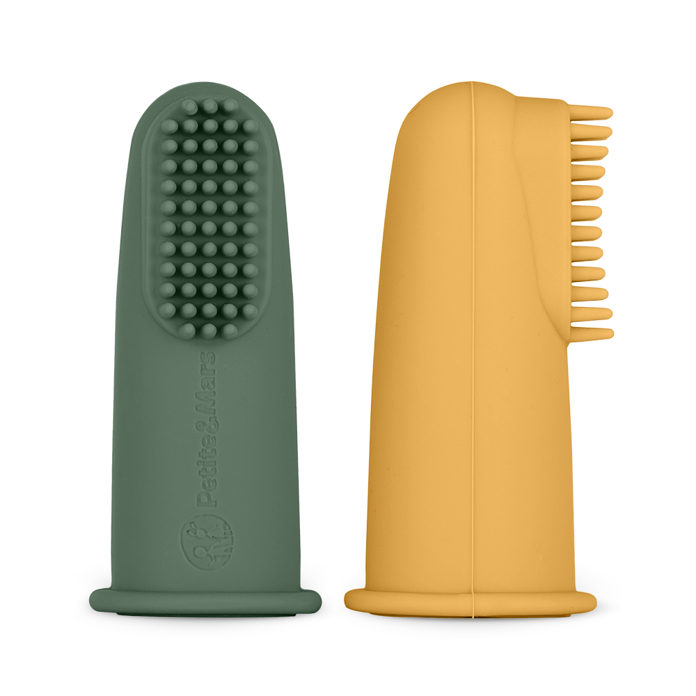 PETITE&amp;MARS Sada silikónových zubných kefiek na prst Ochre&amp;Green 2 ks 6m+