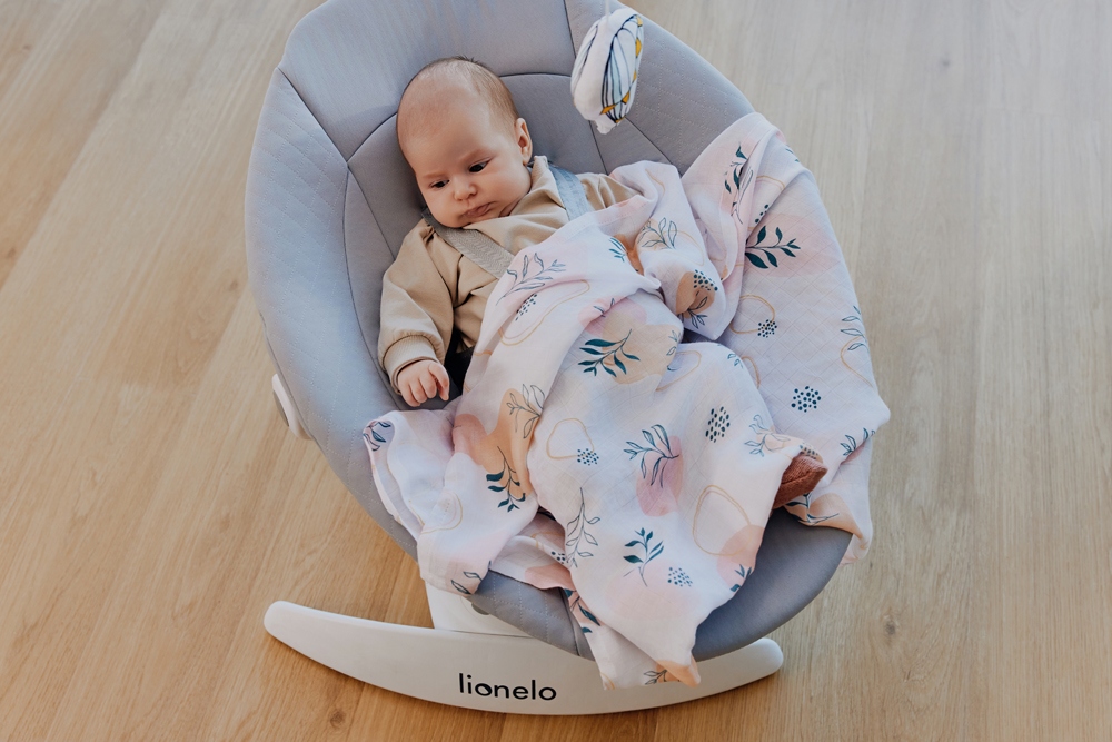 LIONELO Detské lehátko Iris Grey Concrete, 0m+