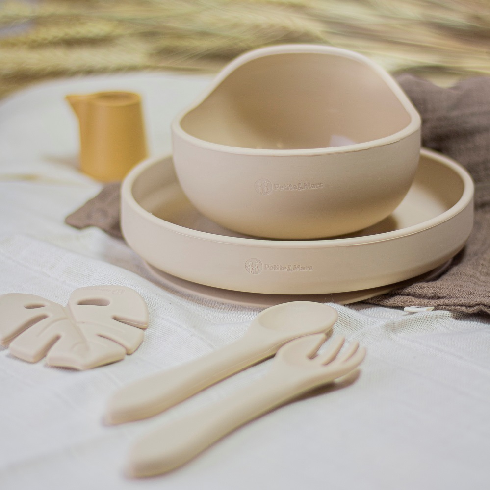PETITE&amp;MARS Set jedálenský silikónový TAKE&amp;MATCH 4 ks Desert Sand 6m+