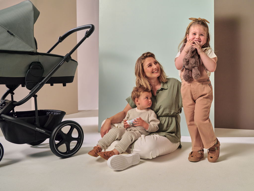EASYWALKER SET Kočík 4v1 Harvey⁵ 2v1 Midnight Black LITE RWS +CYBEX Aton B2 i-Size,základňa